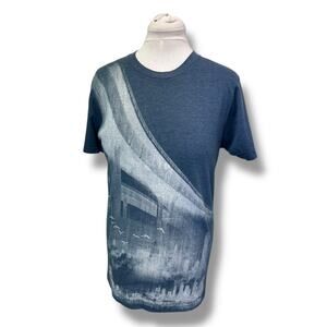 Structure Premium Mens Graphic Monochromatic Bridge/Skyline Tee, Blue, size M